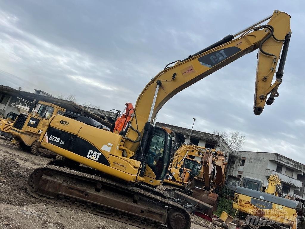 CAT 323 D Koparki gąsienicowe