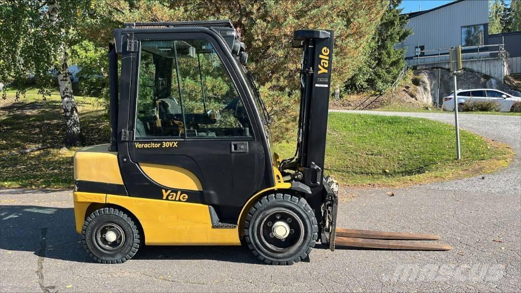 Yale GDP 30 VX Wózki Diesla