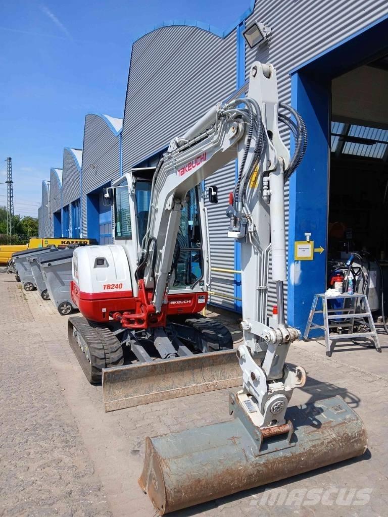 Takeuchi TB 240 DPF Minikoparki