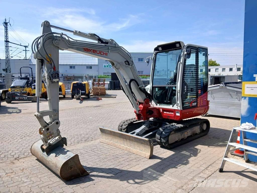 Takeuchi TB 240 DPF Minikoparki