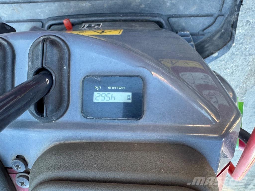 Yanmar SV08 (1E935) Minikoparki