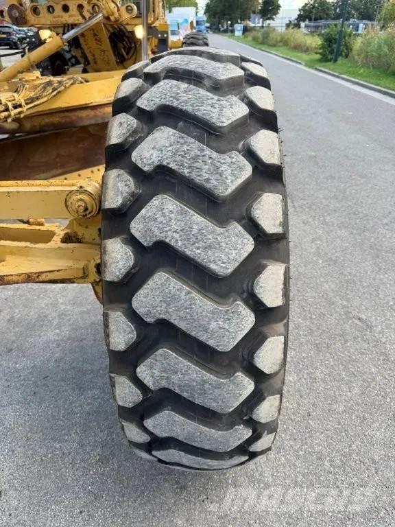 CAT 140H Równiarki