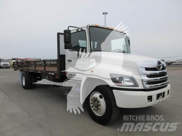 Hino 268 Ciężarówki typu Platforma / Skrzynia
