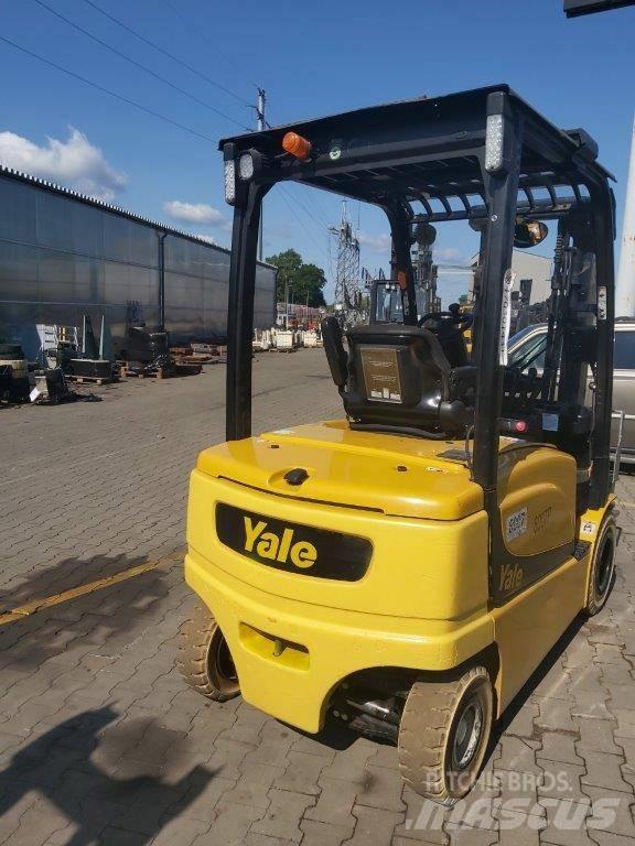 Yale ERP25VL Wózki elektryczne