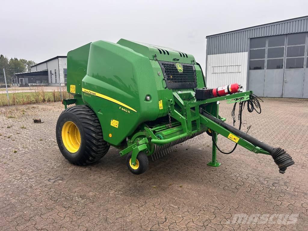 John Deere F 440 Prasy zwijające