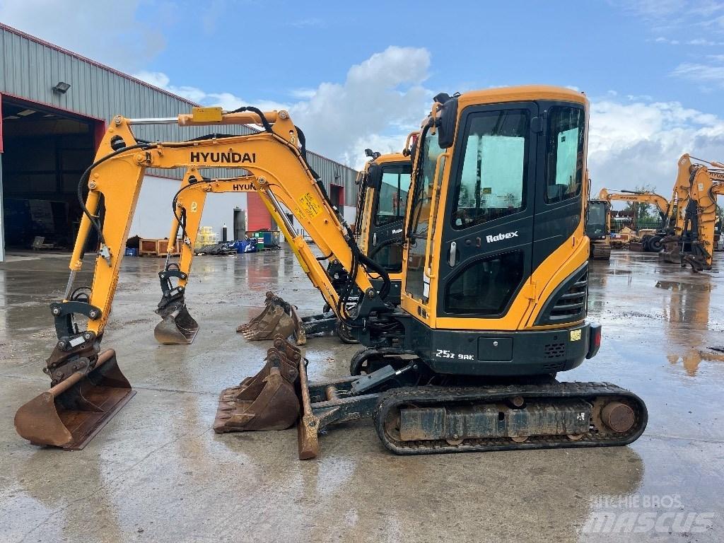 Hyundai R25Z-9 AK Minikoparki