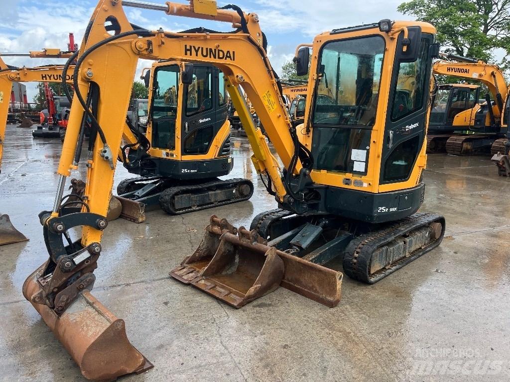 Hyundai R25Z-9 AK Minikoparki