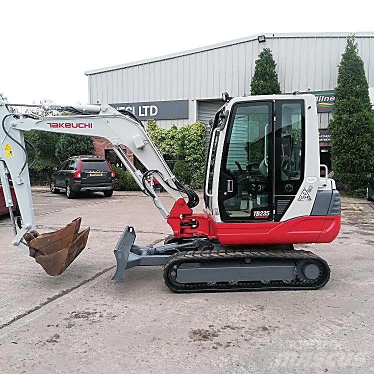 Takeuchi TB235 Minikoparki