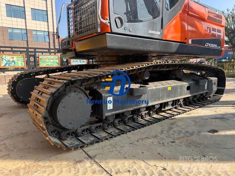 Doosan DX 225 LC-9C Koparki gąsienicowe