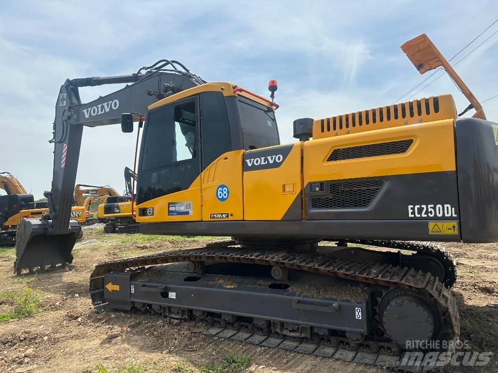 Volvo EC250D Koparki gąsienicowe