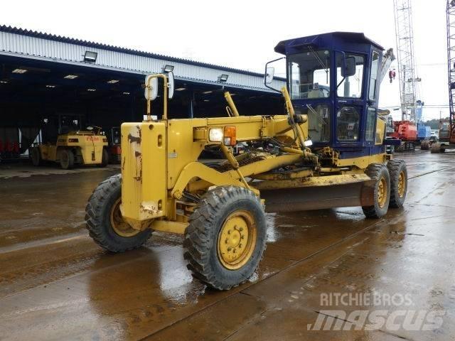 Komatsu GD405A-2 Równiarki