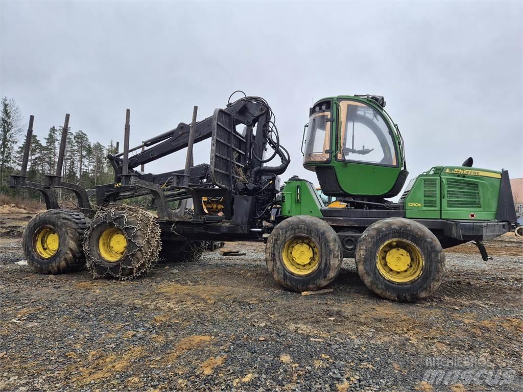 John Deere 1210E Forwardery