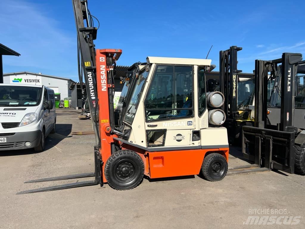 Nissan PH02A25U Wózki LPG