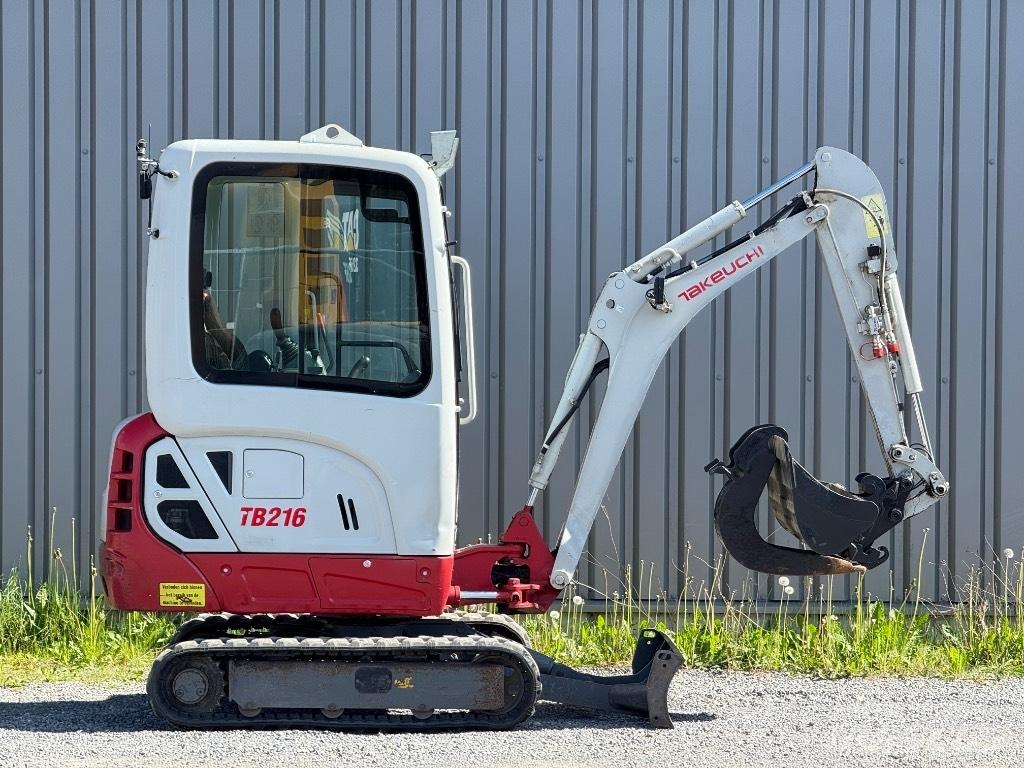 Takeuchi TB 216 Minikoparki