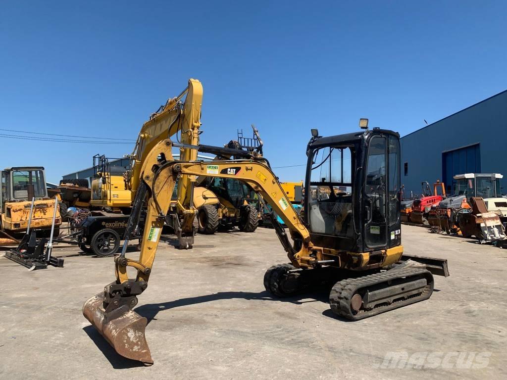 CAT 302.7 D CR Minikoparki