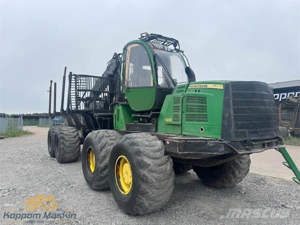 John Deere 1910E Forwardery