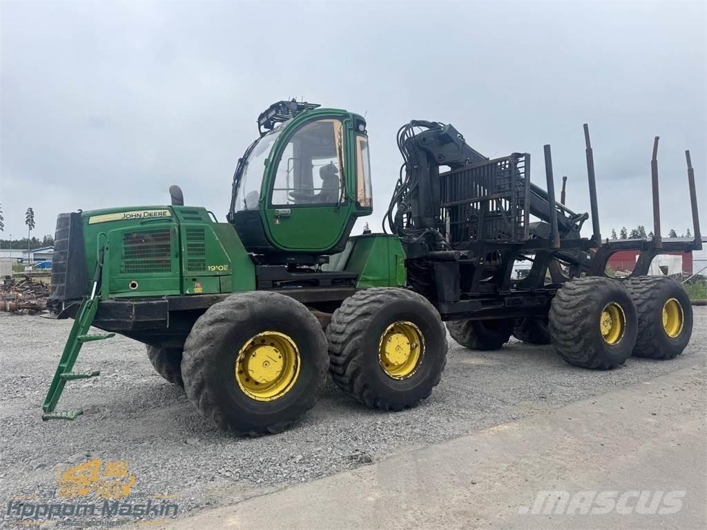 John Deere 1910E Forwardery