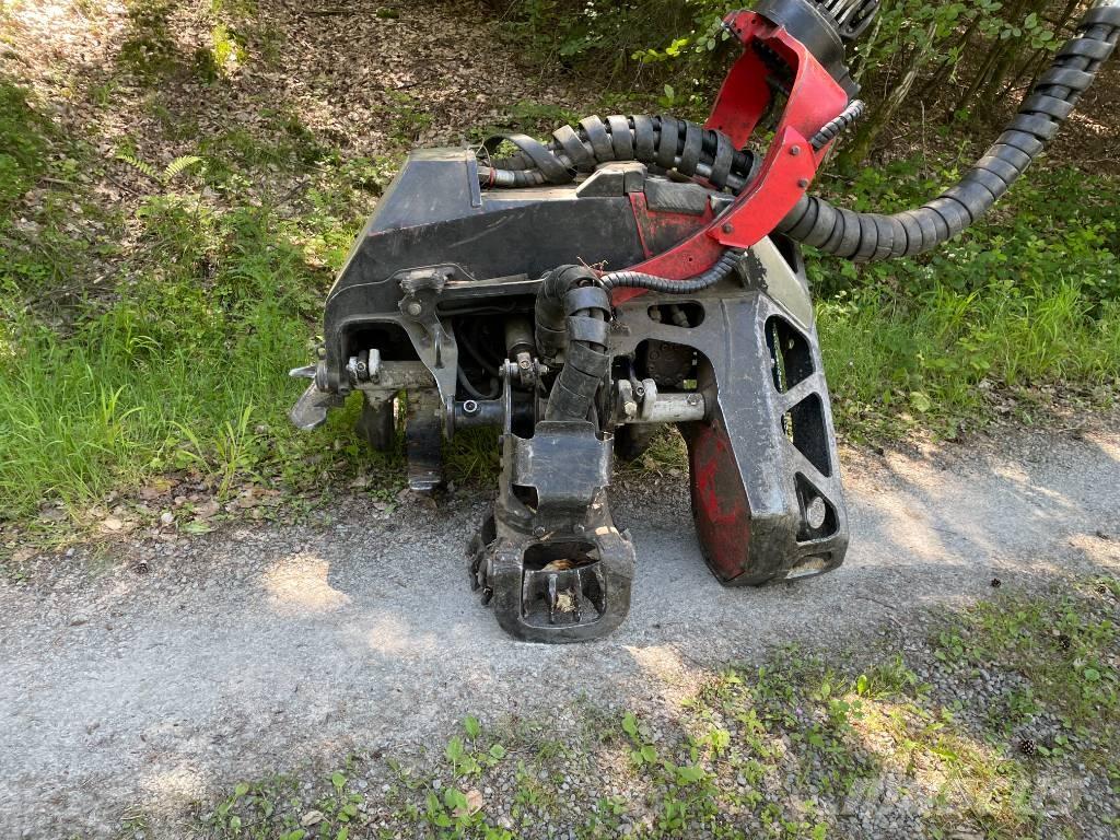 Komatsu C124 Maszyny do okrzesywania gałęzi