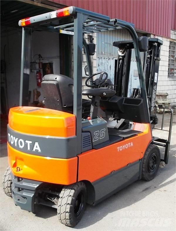 Toyota 7 FBMF 25 Wózki elektryczne