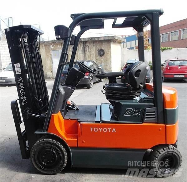 Toyota 7 FBMF 25 Wózki elektryczne