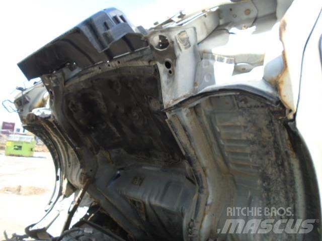 Hino 195 D Samochody ciężarowe ze skrzynią zamkniętą