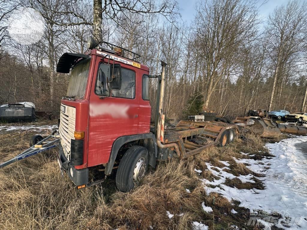 Scania T 141 Samochody do przewozu maszyn leśnych
