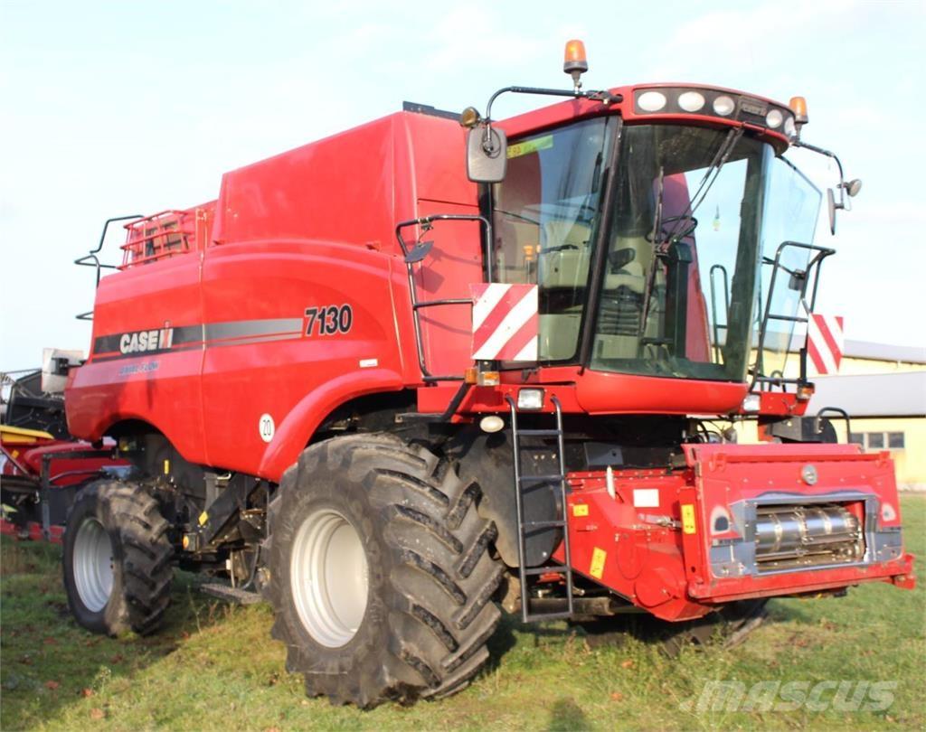 Case IH AF 7130 Kombajny zbożowe