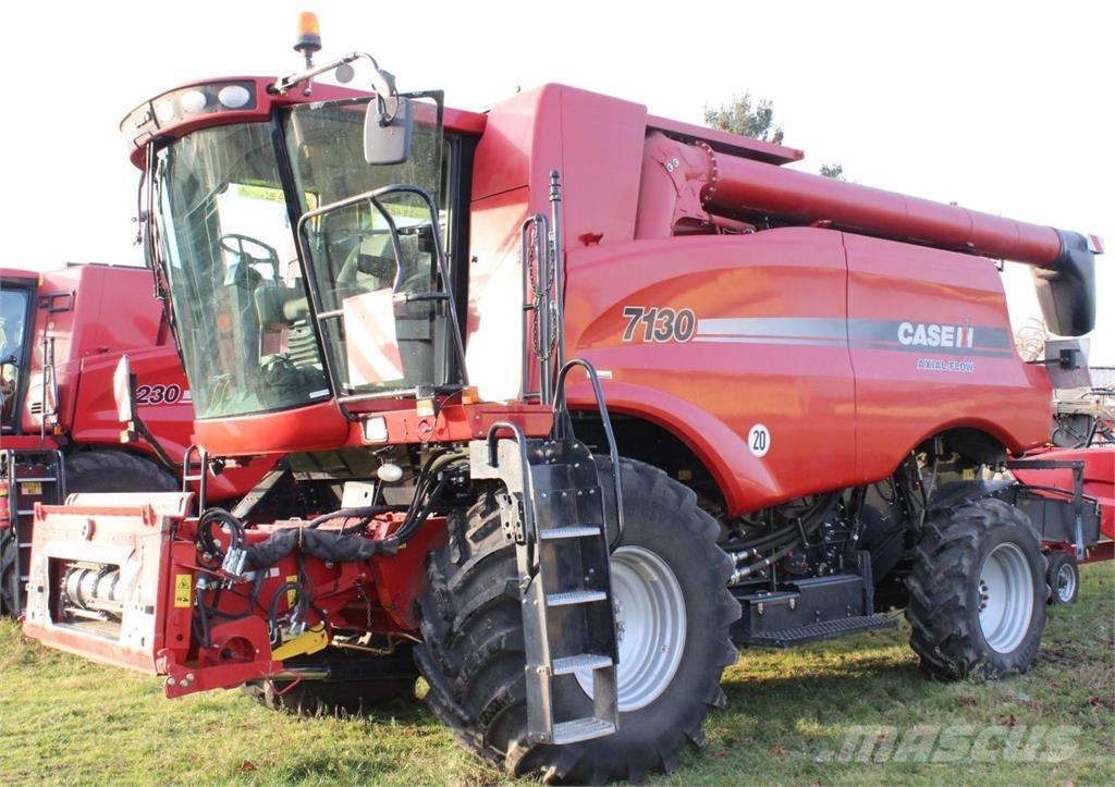 Case IH AF 7130 Kombajny zbożowe