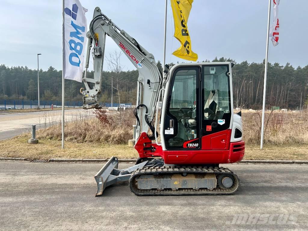 Takeuchi TB 240 Minikoparki