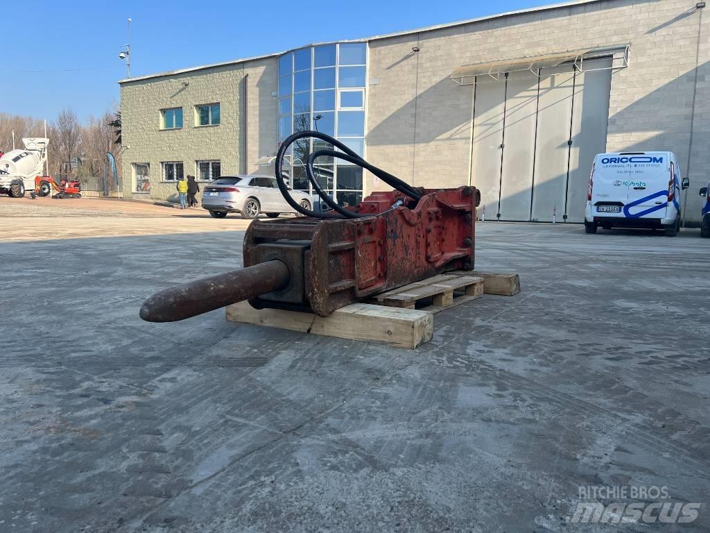 NPK E 220 Młoty hydrauliczne