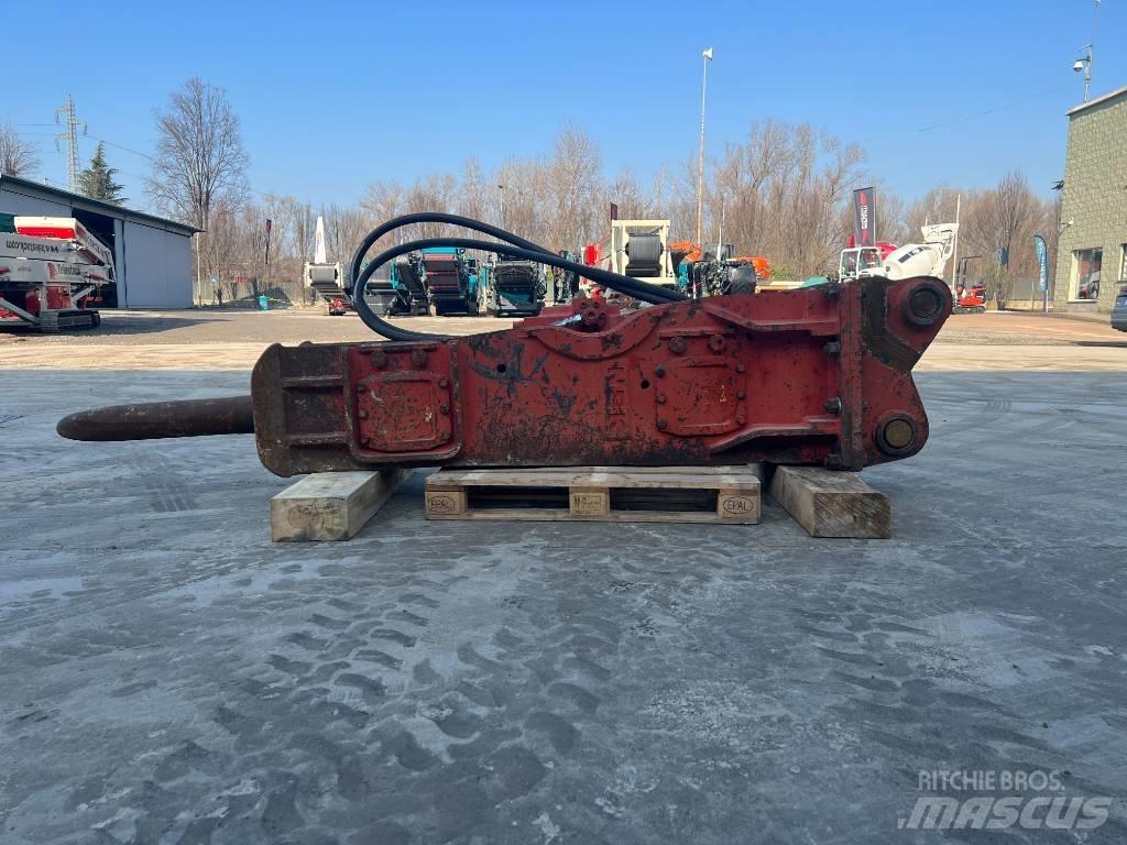 NPK E 220 Młoty hydrauliczne