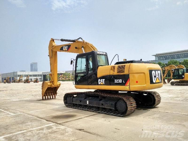 CAT 323 Koparki gąsienicowe
