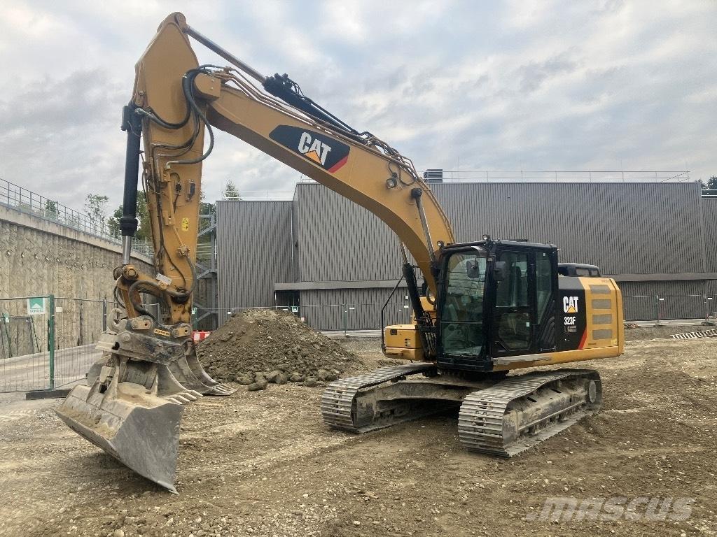 CAT 323 F L Koparki gąsienicowe