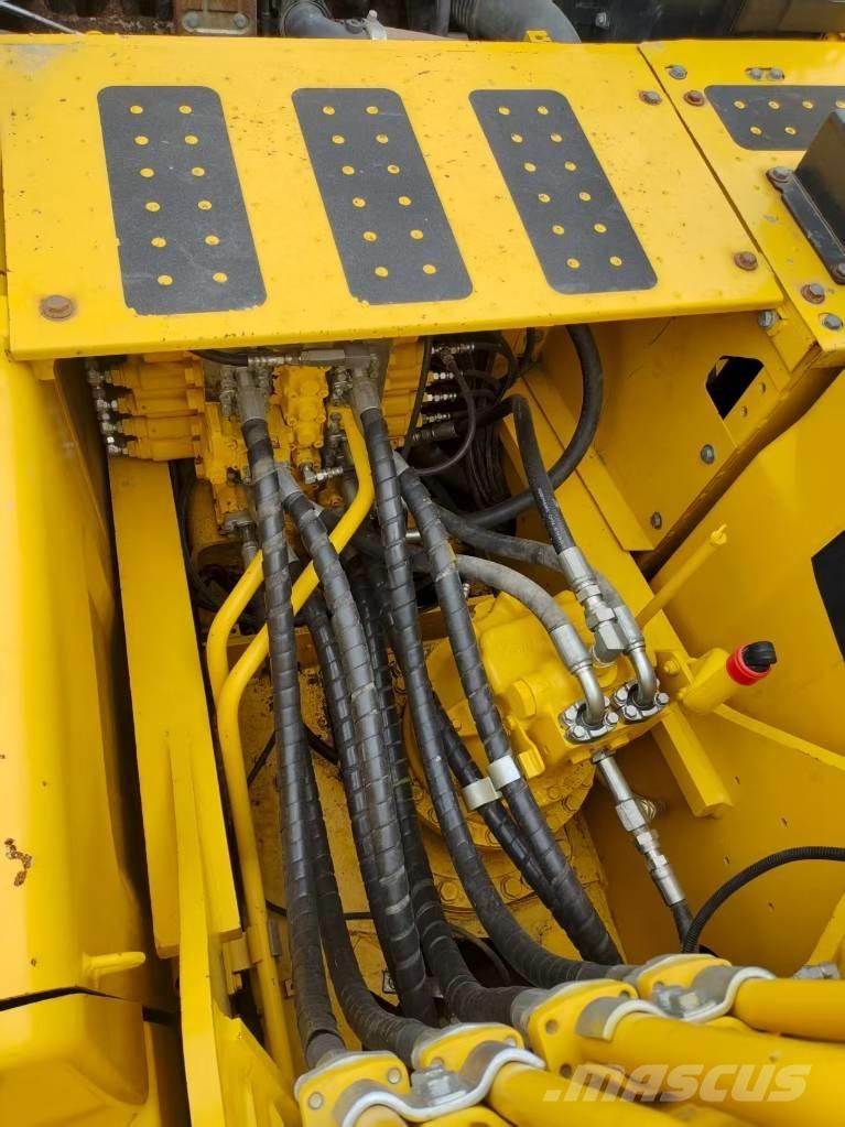 Komatsu PC 210 Koparki gąsienicowe