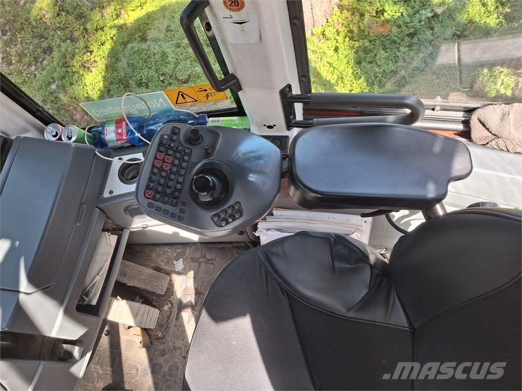 Komatsu 845 Forwardery