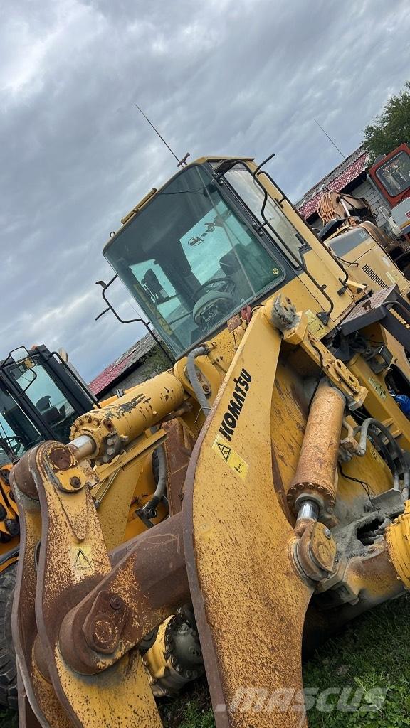 Komatsu WA 470-3H Gąsienice, łańcuchy i podwozia