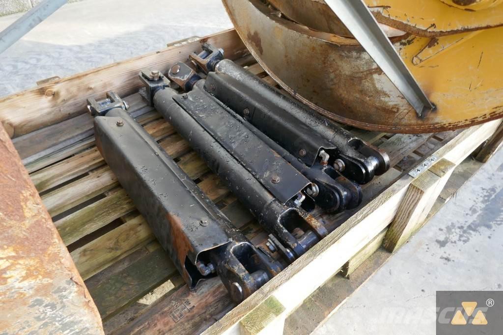 CAT 525D Grapple Transport - Inne