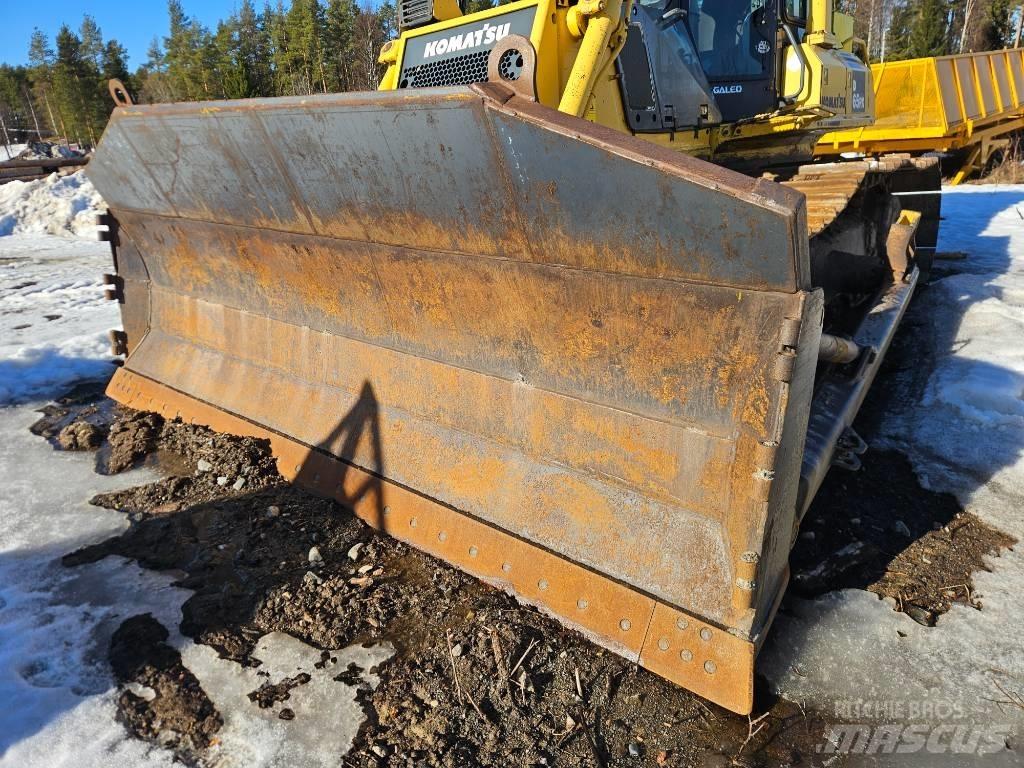 Komatsu D 65 PX Spycharki gąsienicowe
