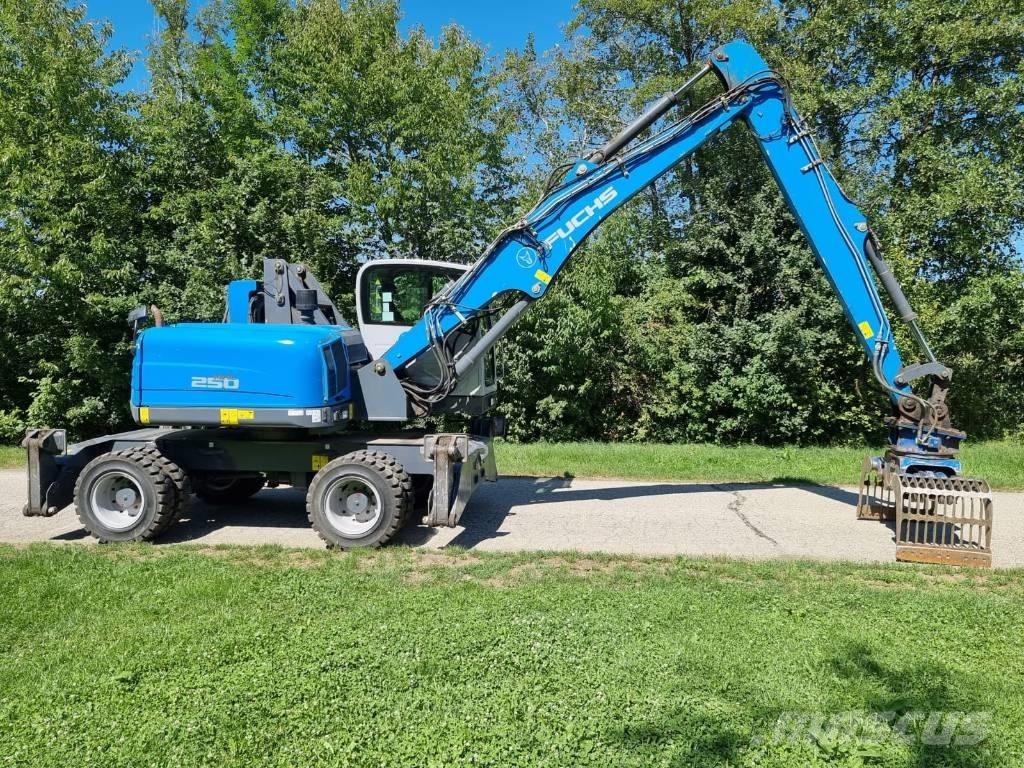 Fuchs MHL 250 Koparki przeładunkowe