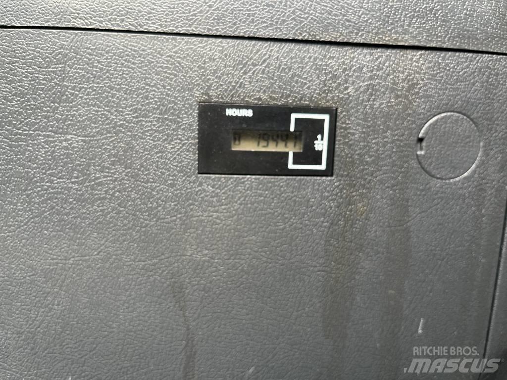 Hyundai HX 140 AL Koparki gąsienicowe