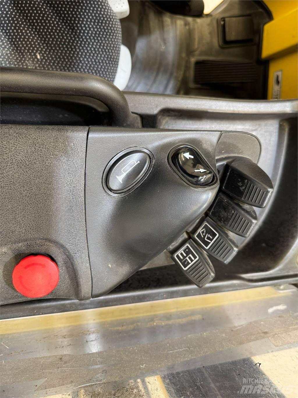 Hyster R1 6 Wózki widłowe wysokiego składowania