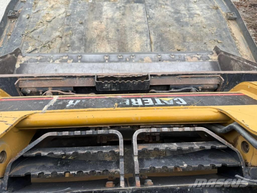 CAT 216 Ładowarki burtowe