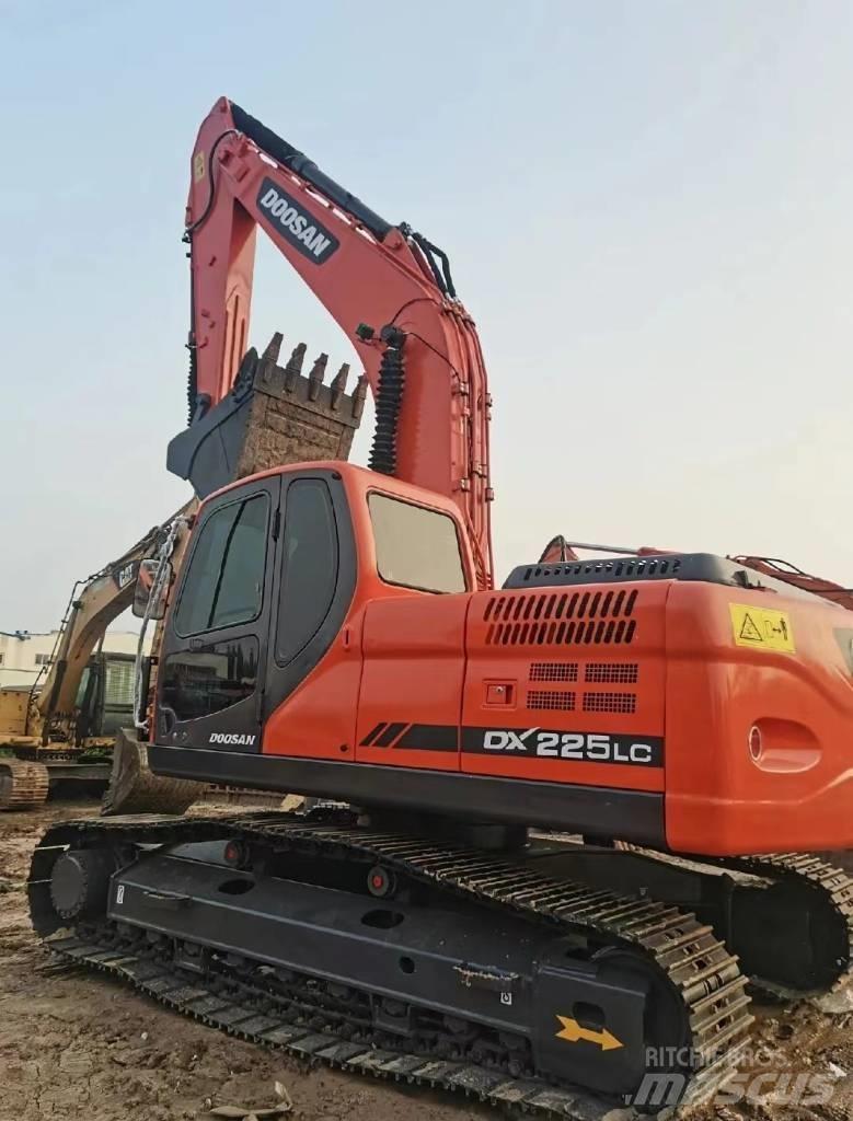 Doosan DX225 Koparki gąsienicowe