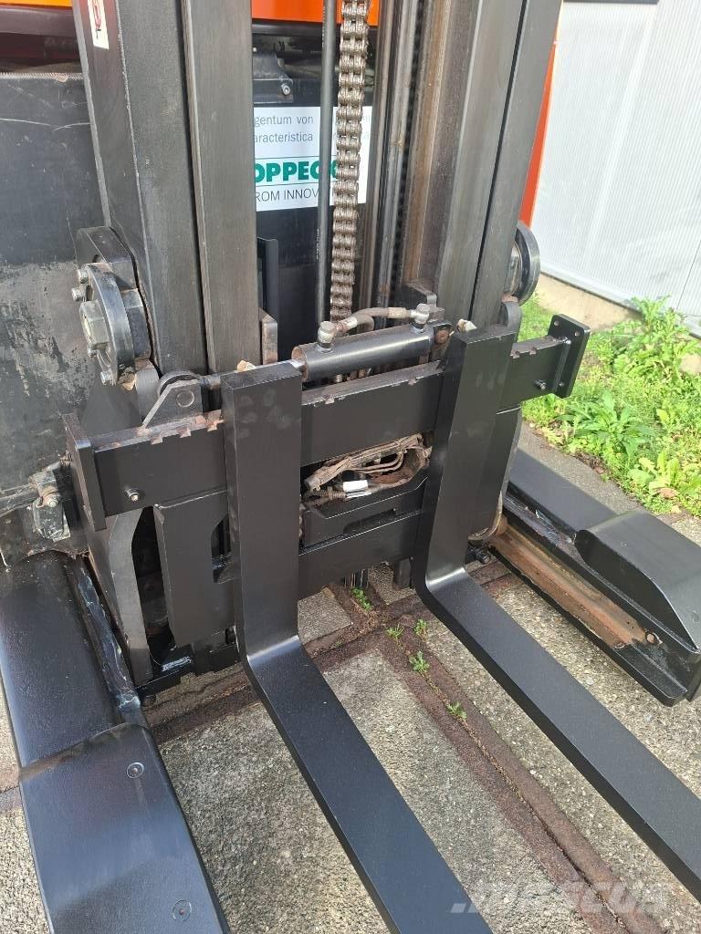 BT RR E 140 Wózki widłowe wysokiego składowania