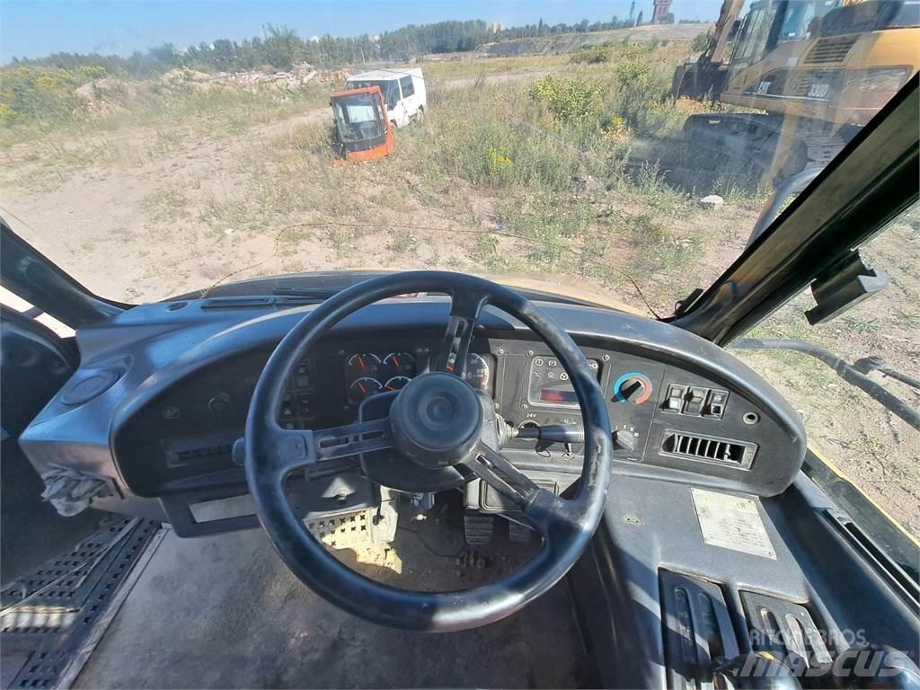 CAT 730 Pojazdy pod zabudowę