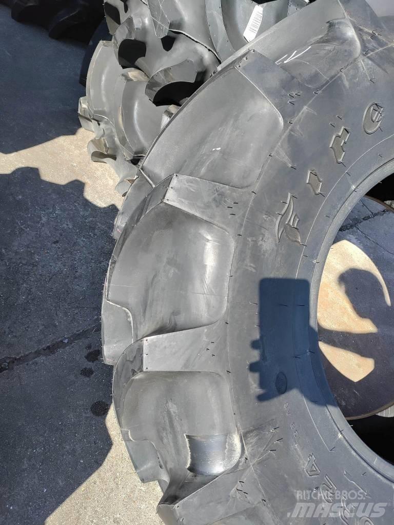 Firestone 480/70R24 Opony, koła i felgi