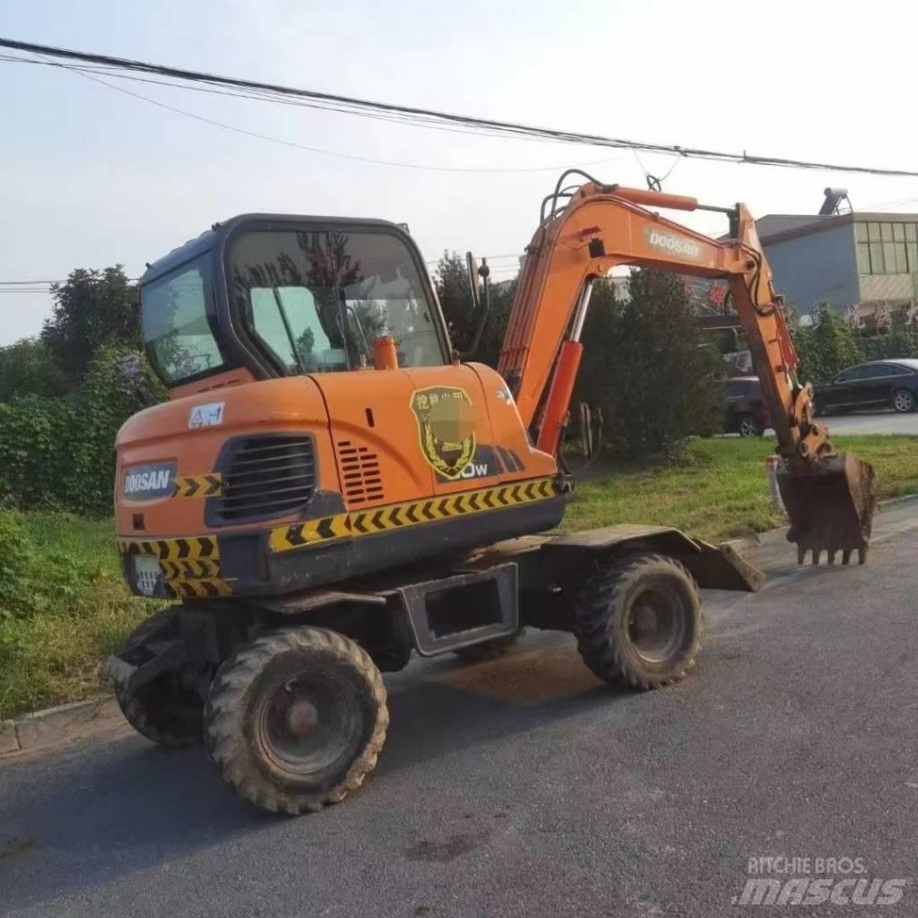 Doosan DX60W Koparki kołowe
