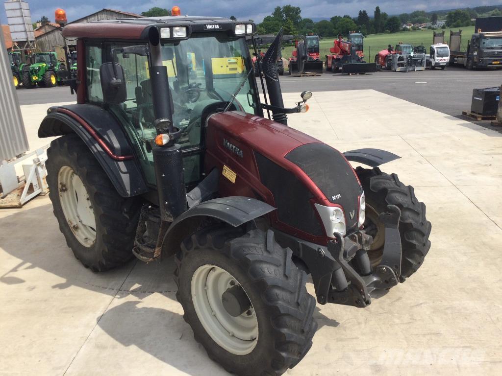Valtra N123 Ciągniki rolnicze