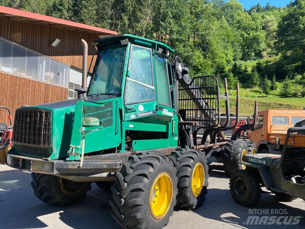 John Deere 1110 Forwardery