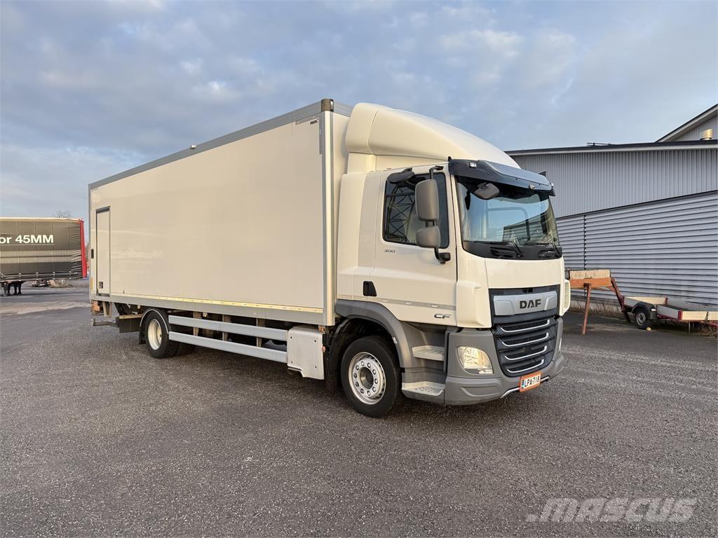 DAF CF 300 FA 4X2 Samochody ciężarowe ze skrzynią zamkniętą